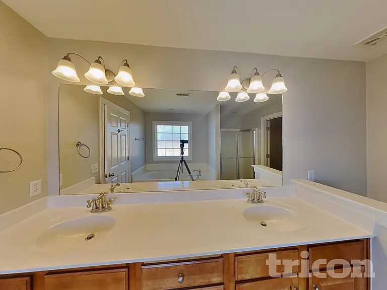 3228 Genoa Dr — Photo 9