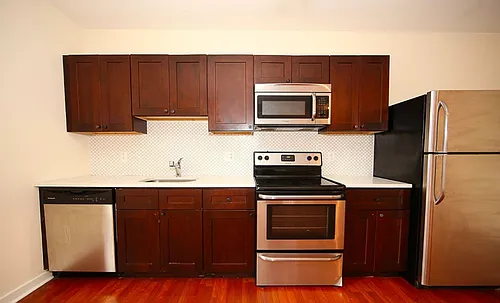 1540-42 N Willington St Photo 1