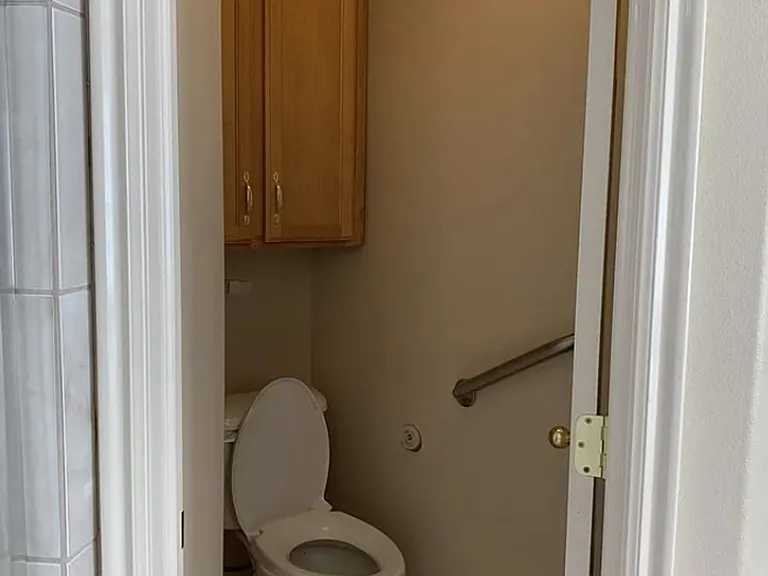 299 N Highland Dr — Photo 21