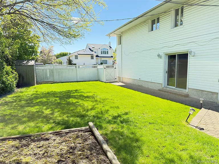 14 Millpond St — Photo 28