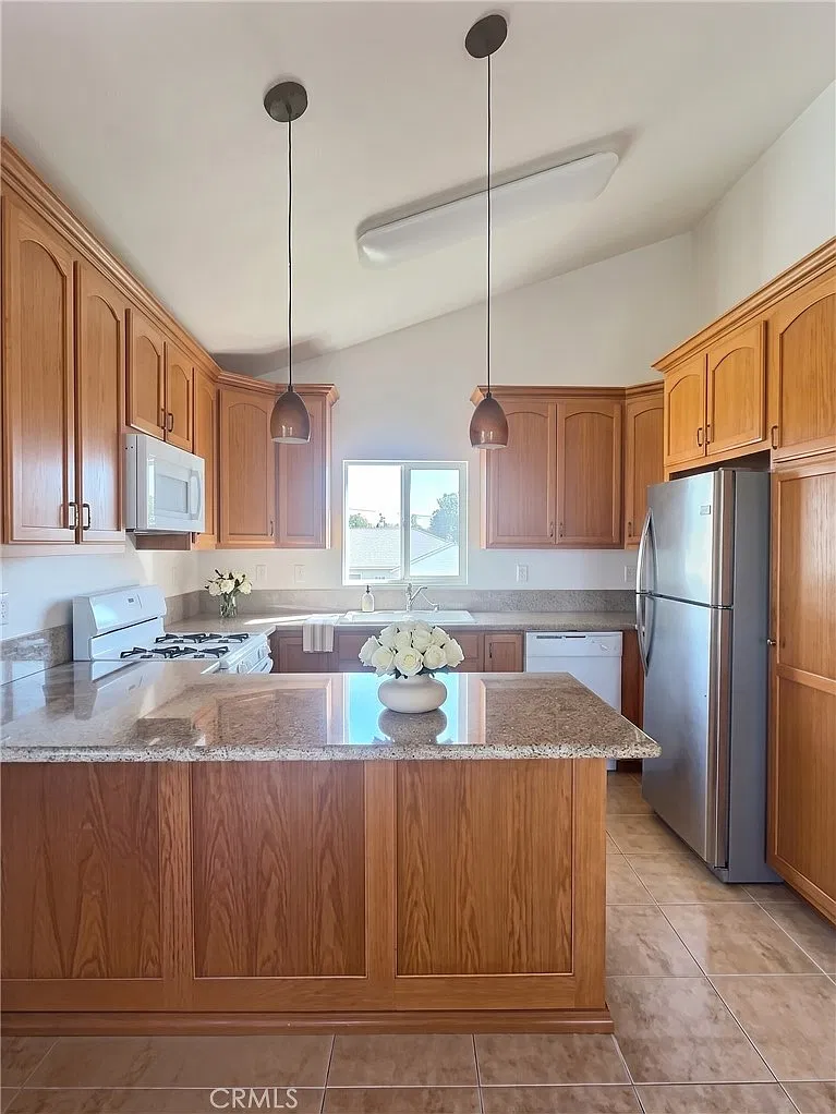 1 bed, 700 sqft, $2,800 — Photo 4