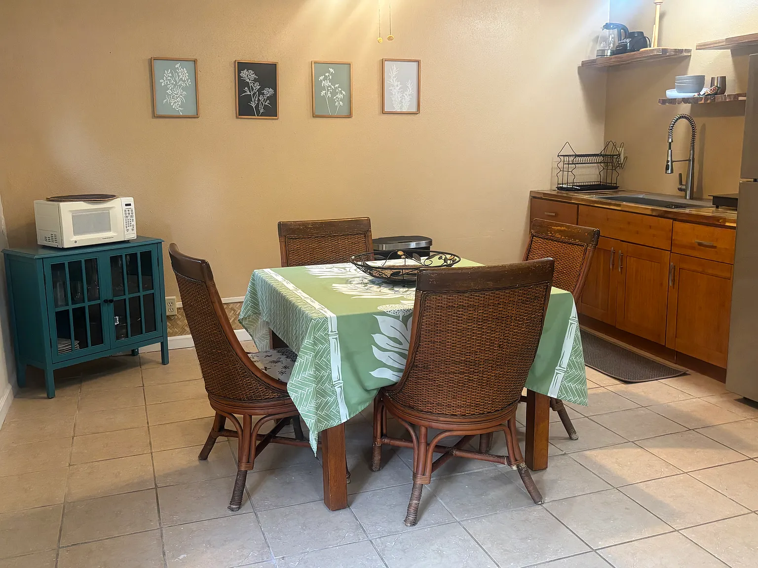 2 bed, 900 sqft, $2,500 — Photo 2
