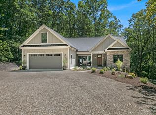 21 Bucks Xing, Brevard, NC 28712