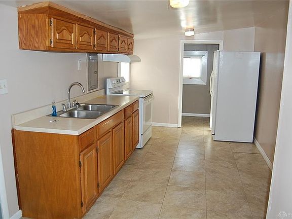 3rd image of 2524 Ontario Ave