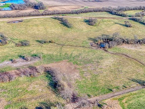 3rd image of 15 Eagle Rdg