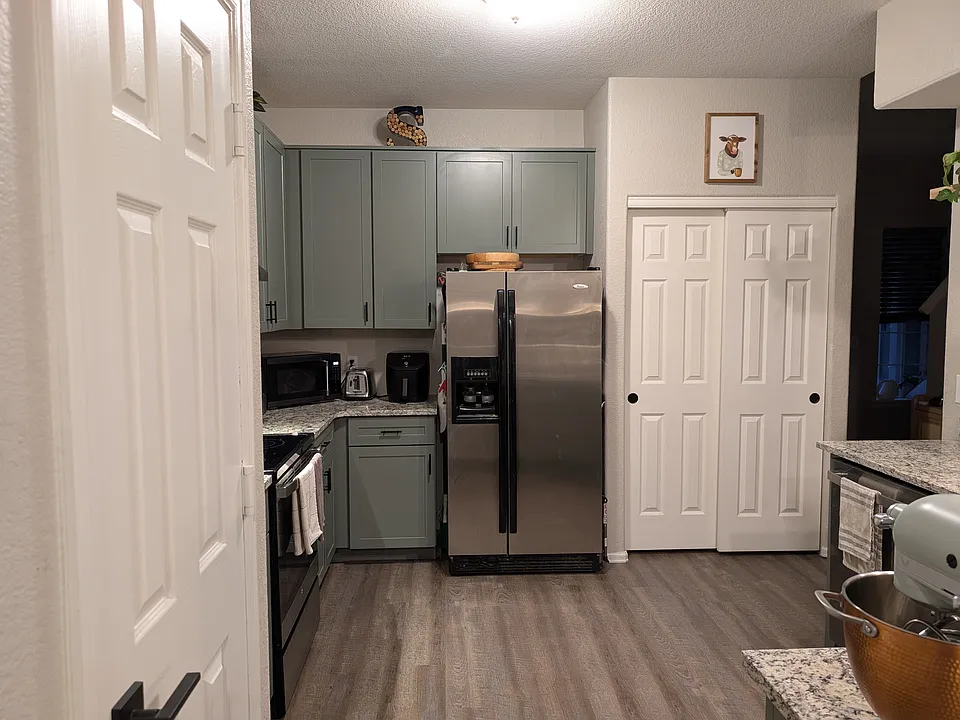 Refridgerator