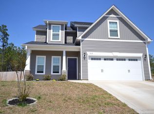 163 Ledgebrook Ln, Raeford, NC 28376