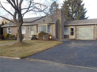 18 Marshall Rd, Woonsocket, RI 02895