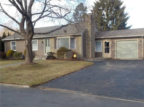 18 Marshall Rd, Woonsocket, RI 02895