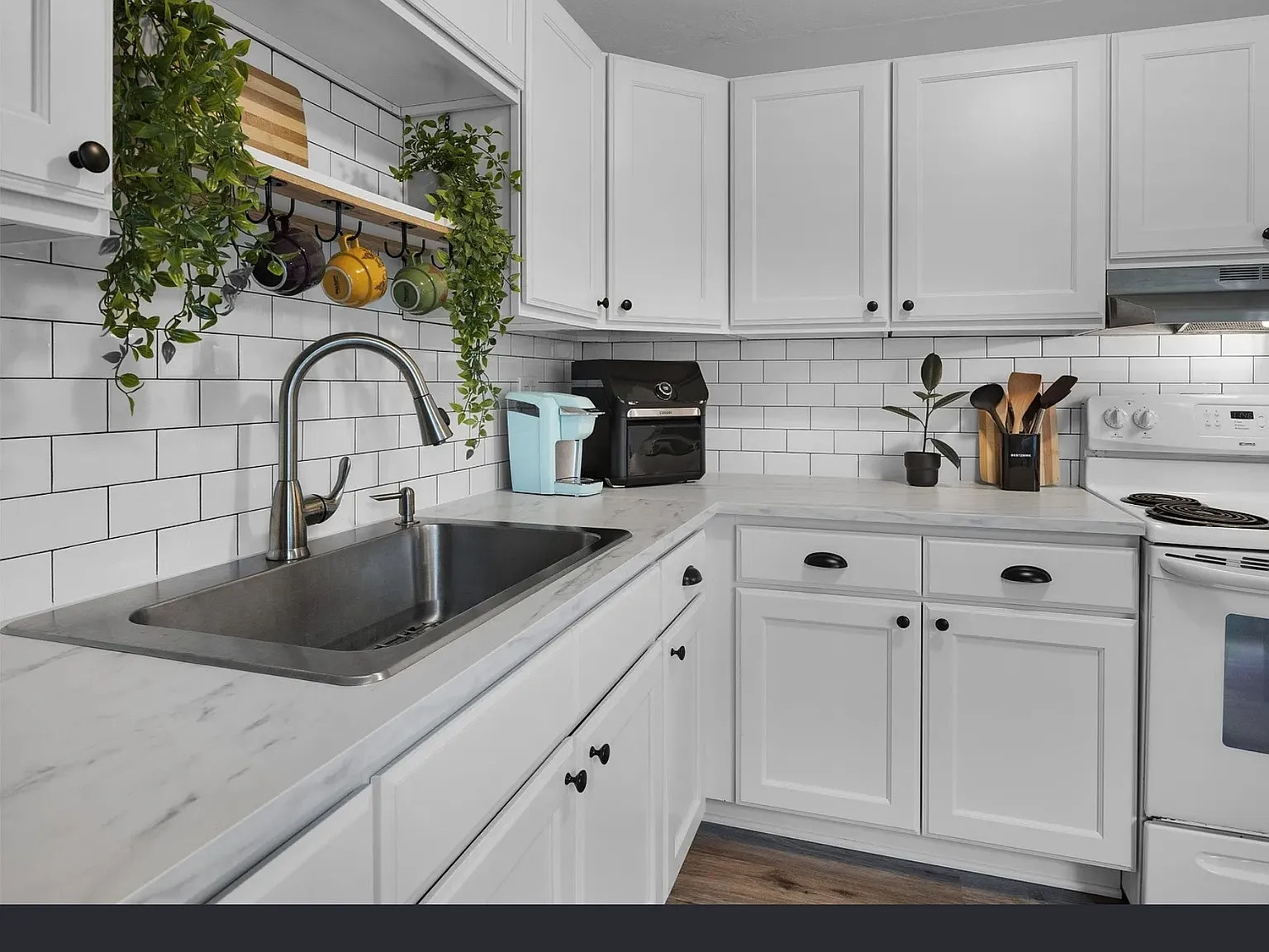 3 bed, 1250 sqft, $2,700 — Photo 2
