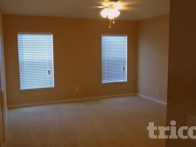703 Bainbridge Loop — Photo 6