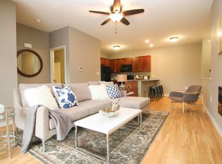 8611 Executive Woods Dr APT 159, Lincoln, NE 68512