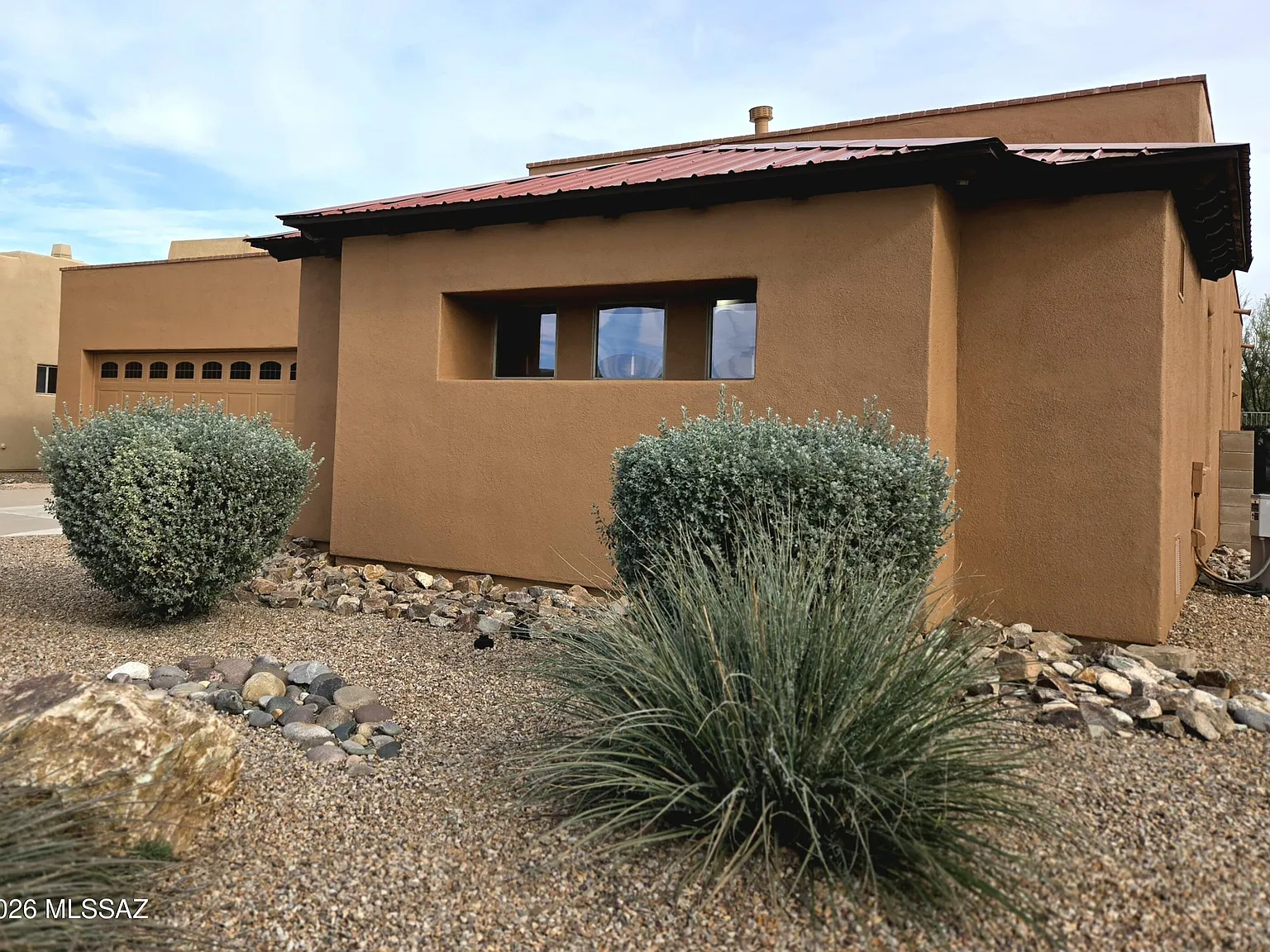 4 bed, 2.0 bath, 2368 sqft, $6,000 — Photo 3