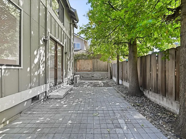 264 W California Ave #C — Photo 20