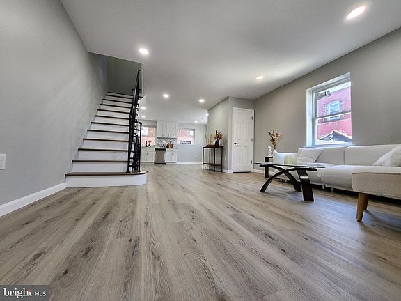 5th image of 7818 Cedarbrook Ave