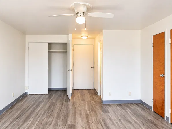 The Avenue apartments, 2235 Saint Marys Ave APT 401, Omaha, NE 68102
