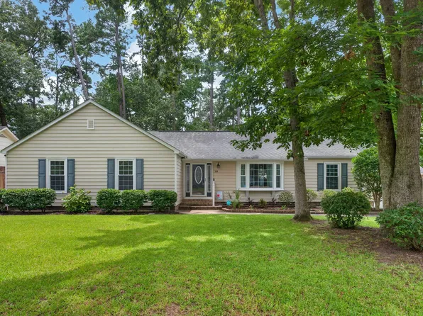 104 Runnymede Ln, Summerville, SC 29485
