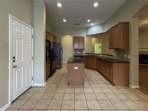 5th image of 507 King Eider Ln