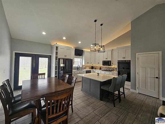 3rd image of 8753 N Lake Rd