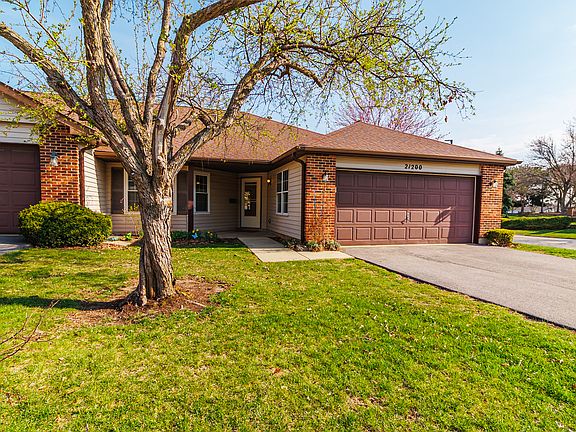 3rd image of 21200 Silktree Cir #0