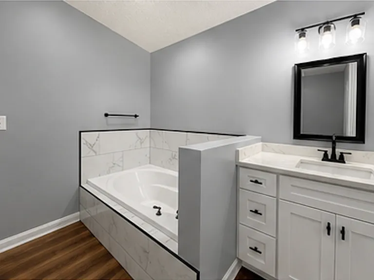 246 Lynhaven Dr — Photo 8