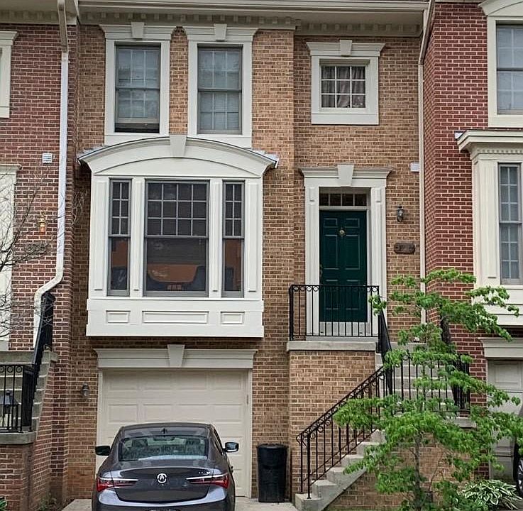 2nd image of 3916 Maximilian Ct