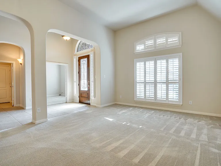 7747 Ivanhoe Dr — Photo 8