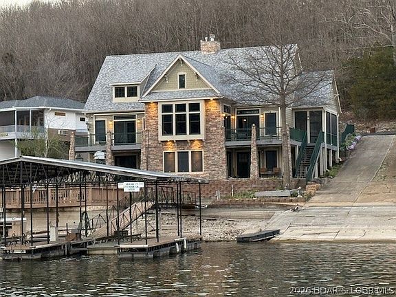 2nd image of 212 Hook Ln
