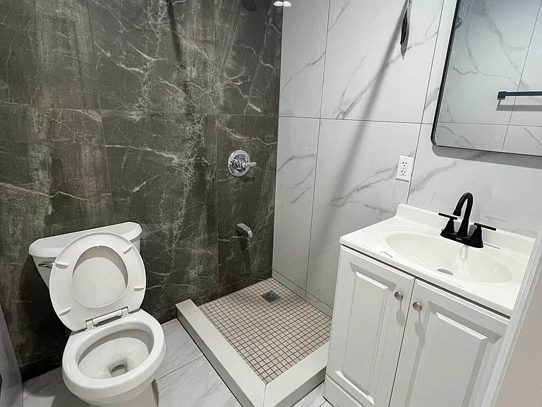 1691 Linden St #1 — Photo 7