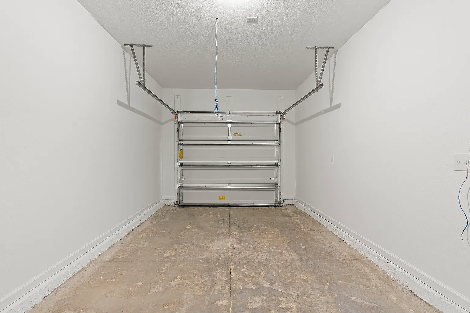 3 bed, 2.5 bath, 1364 sqft, $2,230 — Photo 3