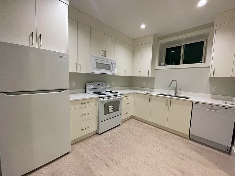3000 W 15th Ave — Photo 1