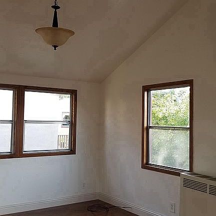 Living room vaulted ceiling