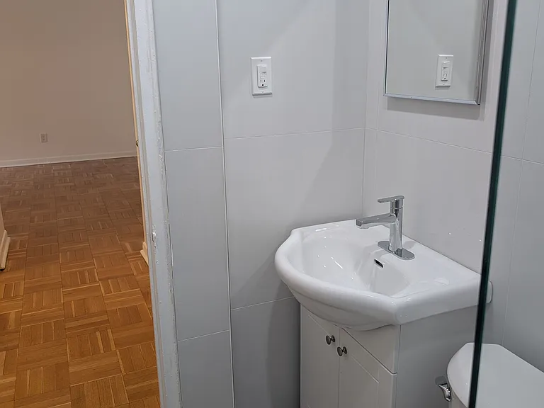 117 Cosburn Ave — Photo 11