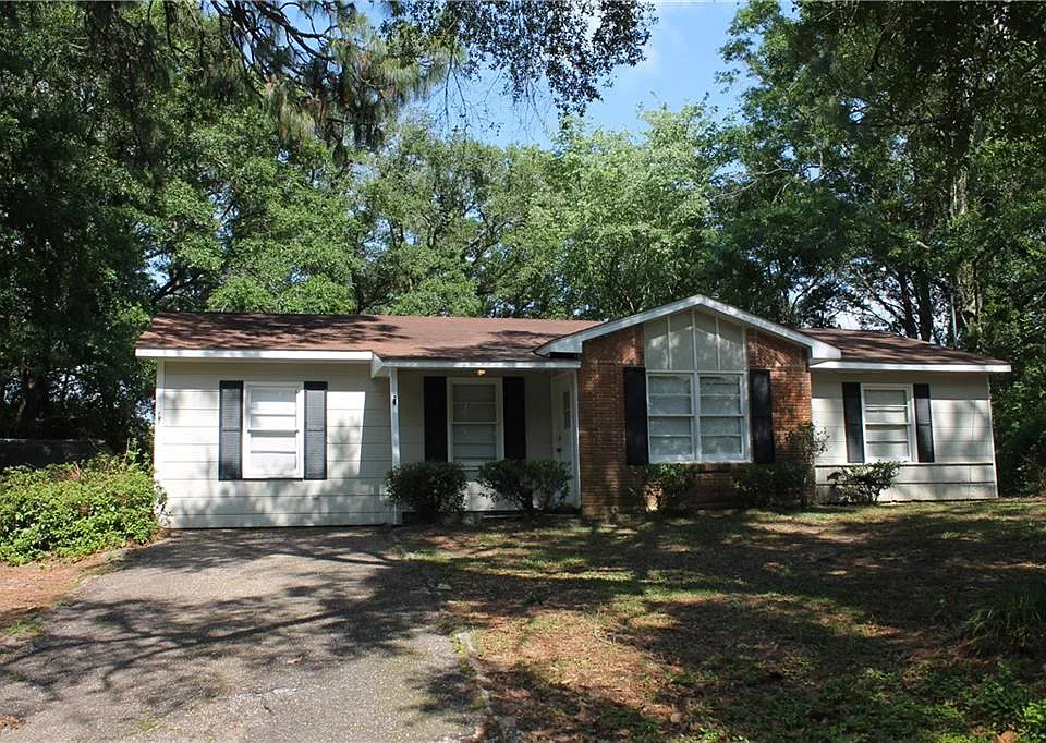 119 Barbara Mitchell Dr E