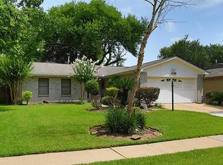 458 Richvale Ln, Webster, TX 77598