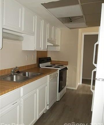3rd image of 7003 Stonington Ln
