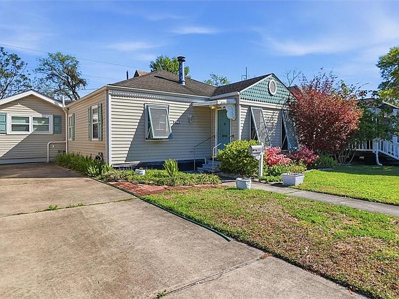 3rd image of 42 Davis Blvd