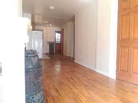 3rd image of 207 Lexington Ave