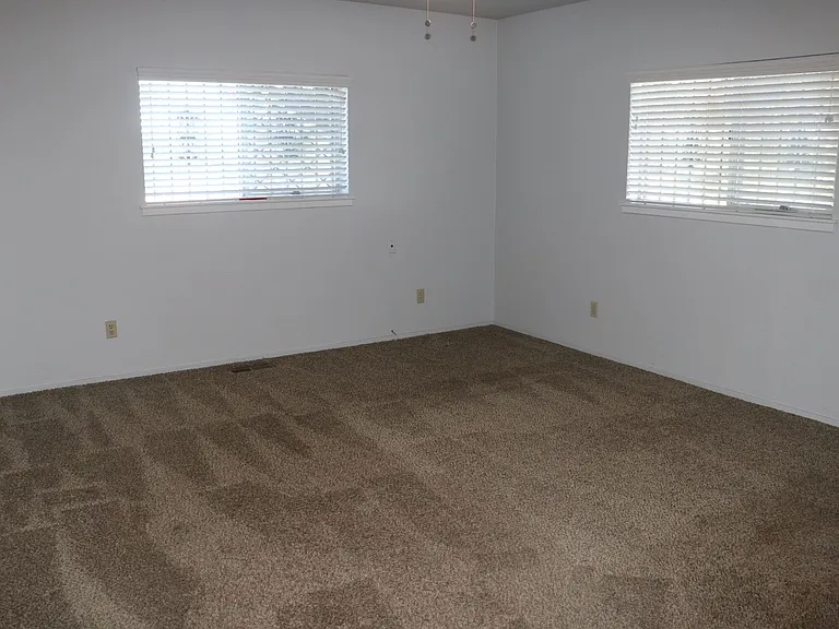 3214 S Leonard Ave — Photo 15