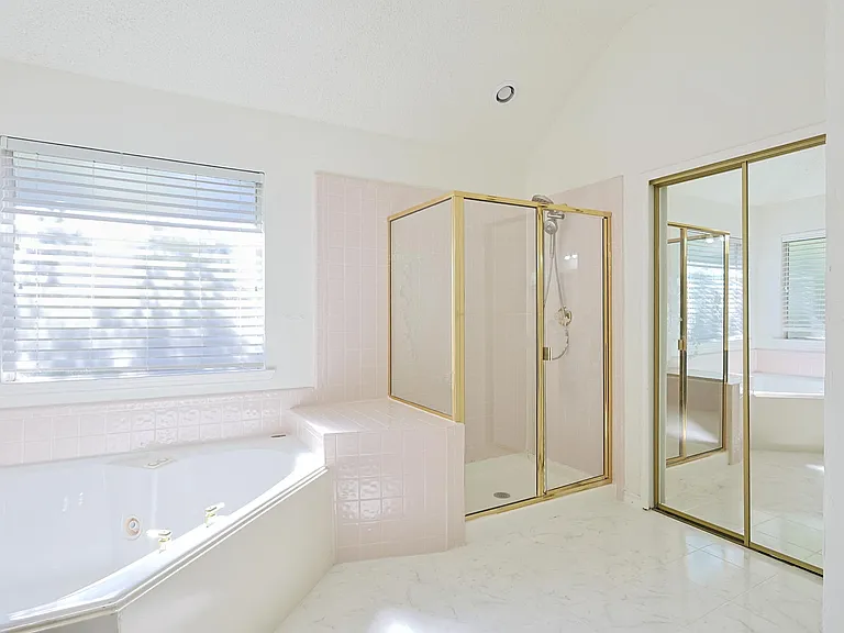 501 Halifax Ln — Photo 24