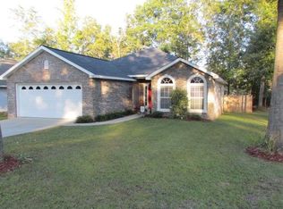 106 Elmwood Dr, Dothan, AL 36303