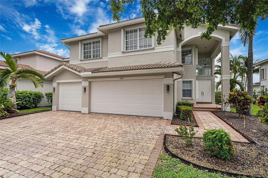 5 bed, 3.0 bath, 3595 sqft, $6,750 — Photo 1