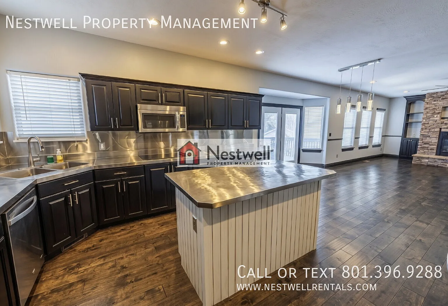 Spacious Executive Home with Solar system in South Jordan! — Photo 4