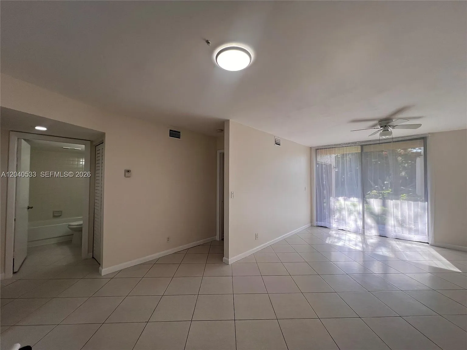 Grand Oasis Condo — Photo 4
