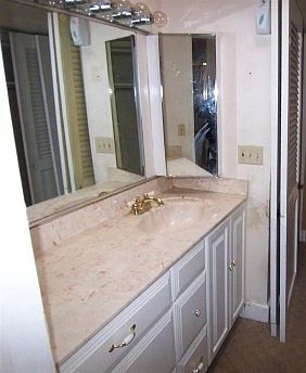 3rd image of 1516 Chester Blvd