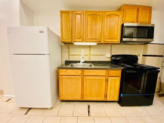 4th image of 2412 N 13th St #1