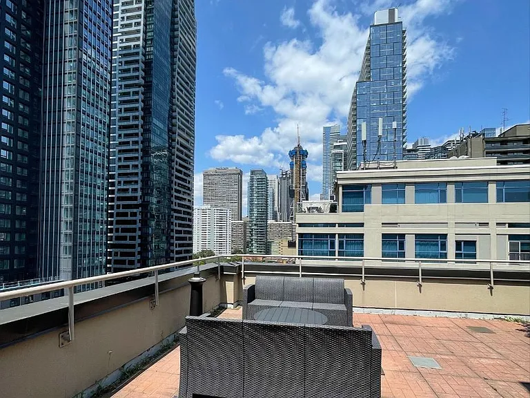 555 Yonge St #510 — Photo 6
