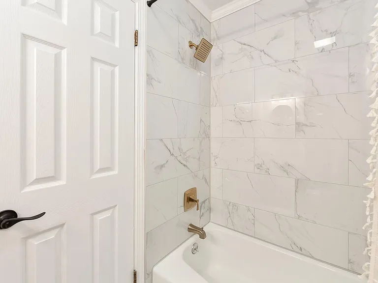 79 Hughes Dr — Photo 2