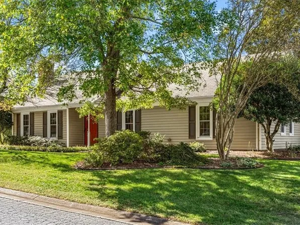 1703 Foxhall Ln, Greensboro, NC 27410