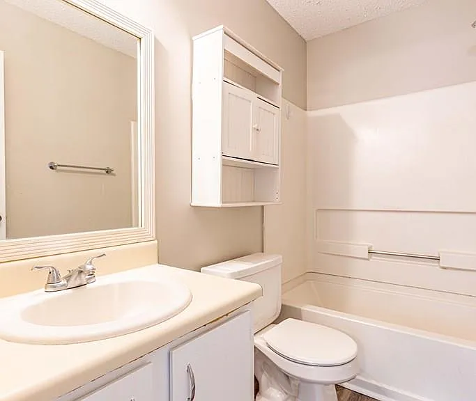 724 Timber Ridge Trl — Photo 3